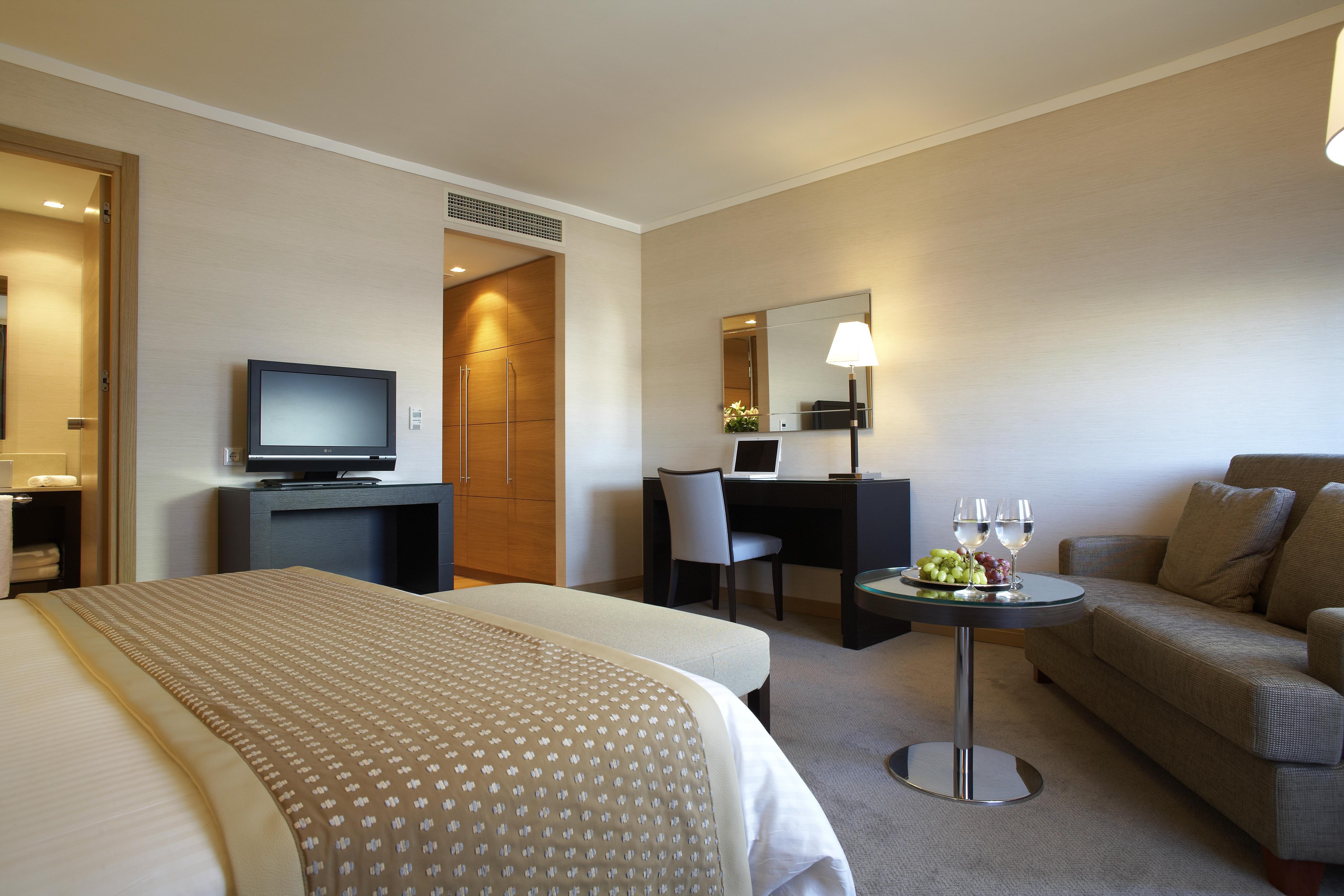 Galaxy Iraklio Hotel Extérieur photo A room at the hotel