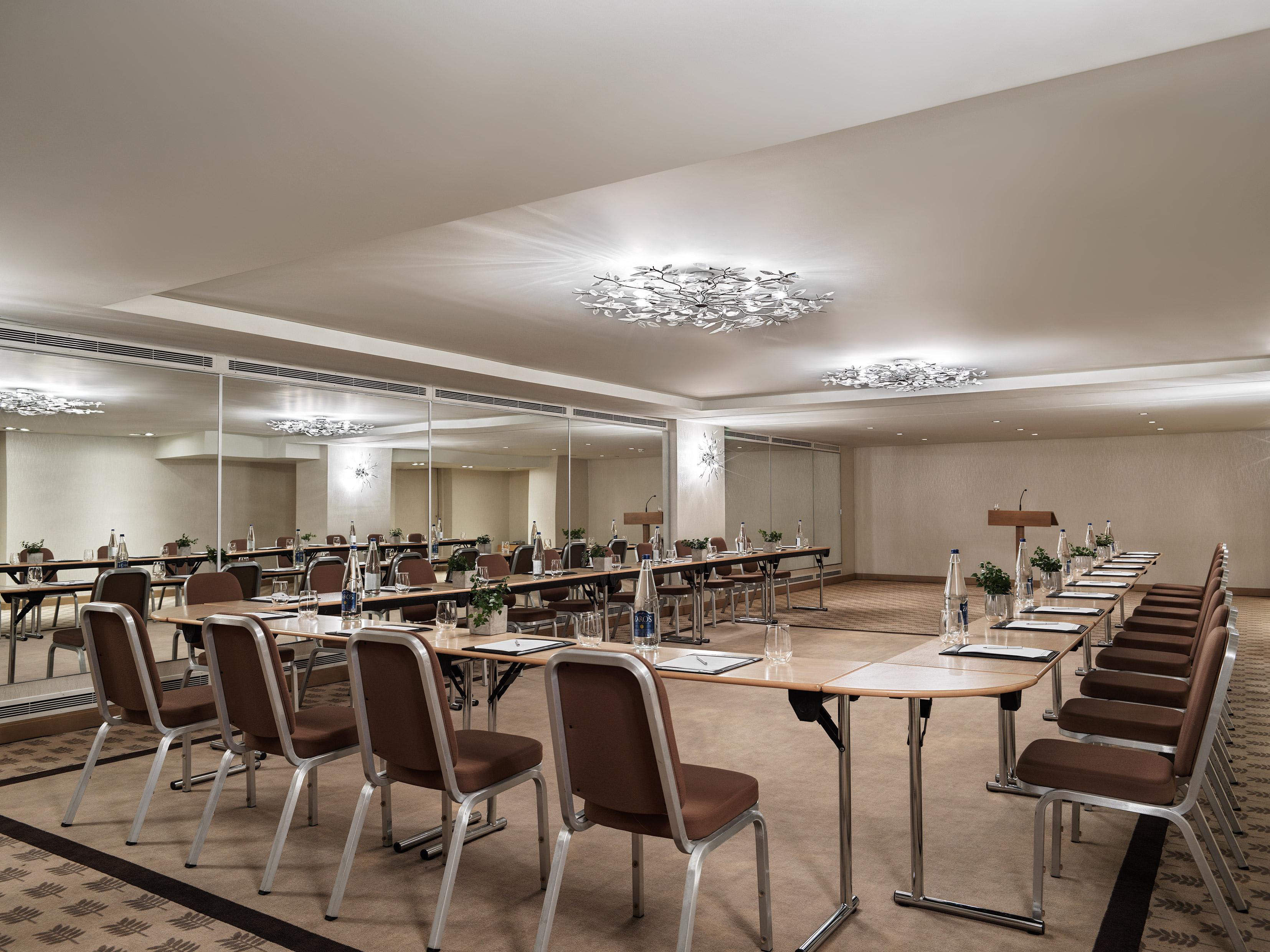 Galaxy Iraklio Hotel Extérieur photo Meeting room