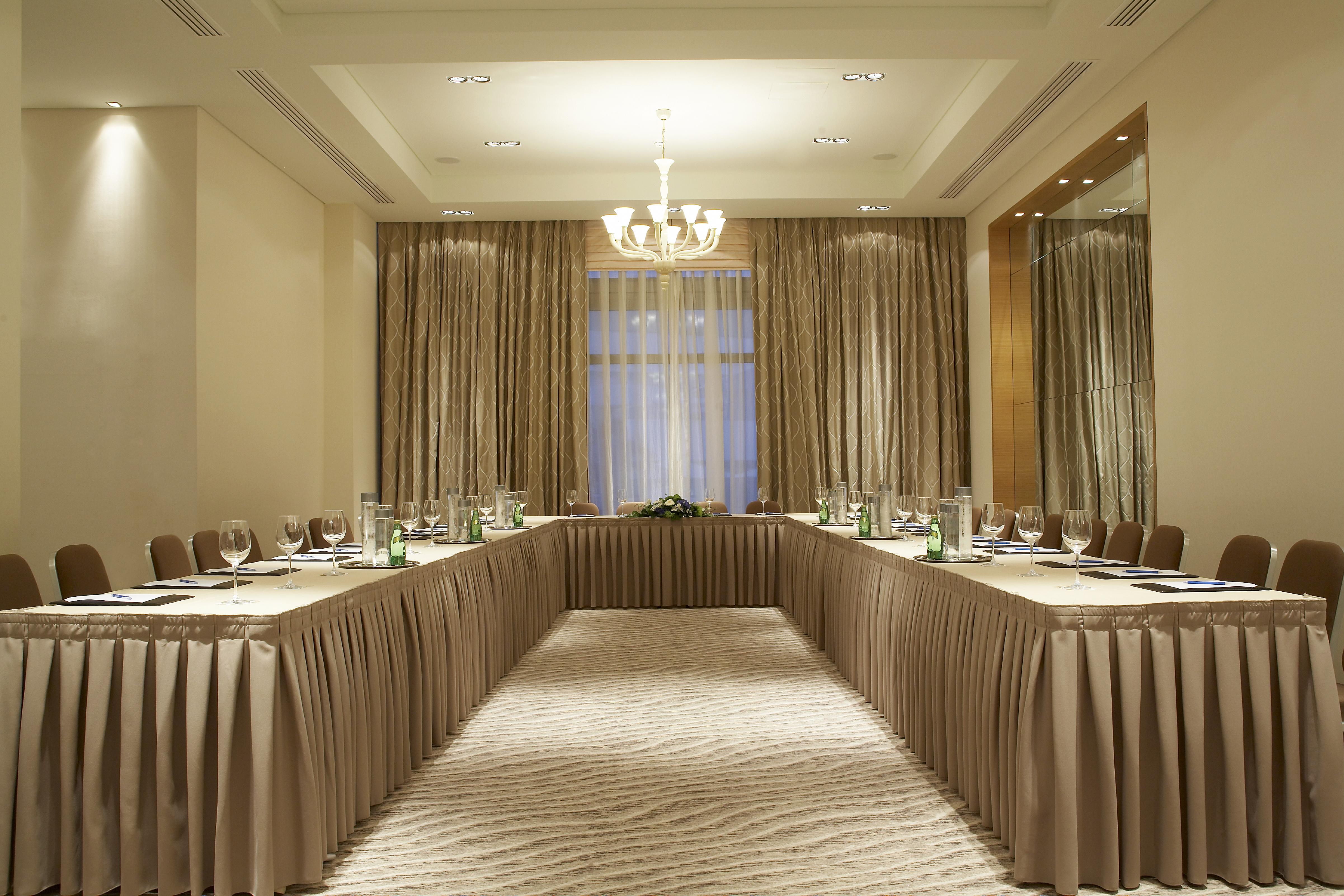 Galaxy Iraklio Hotel Extérieur photo A meeting room at the Four Seasons Hotel, Hong Kong
