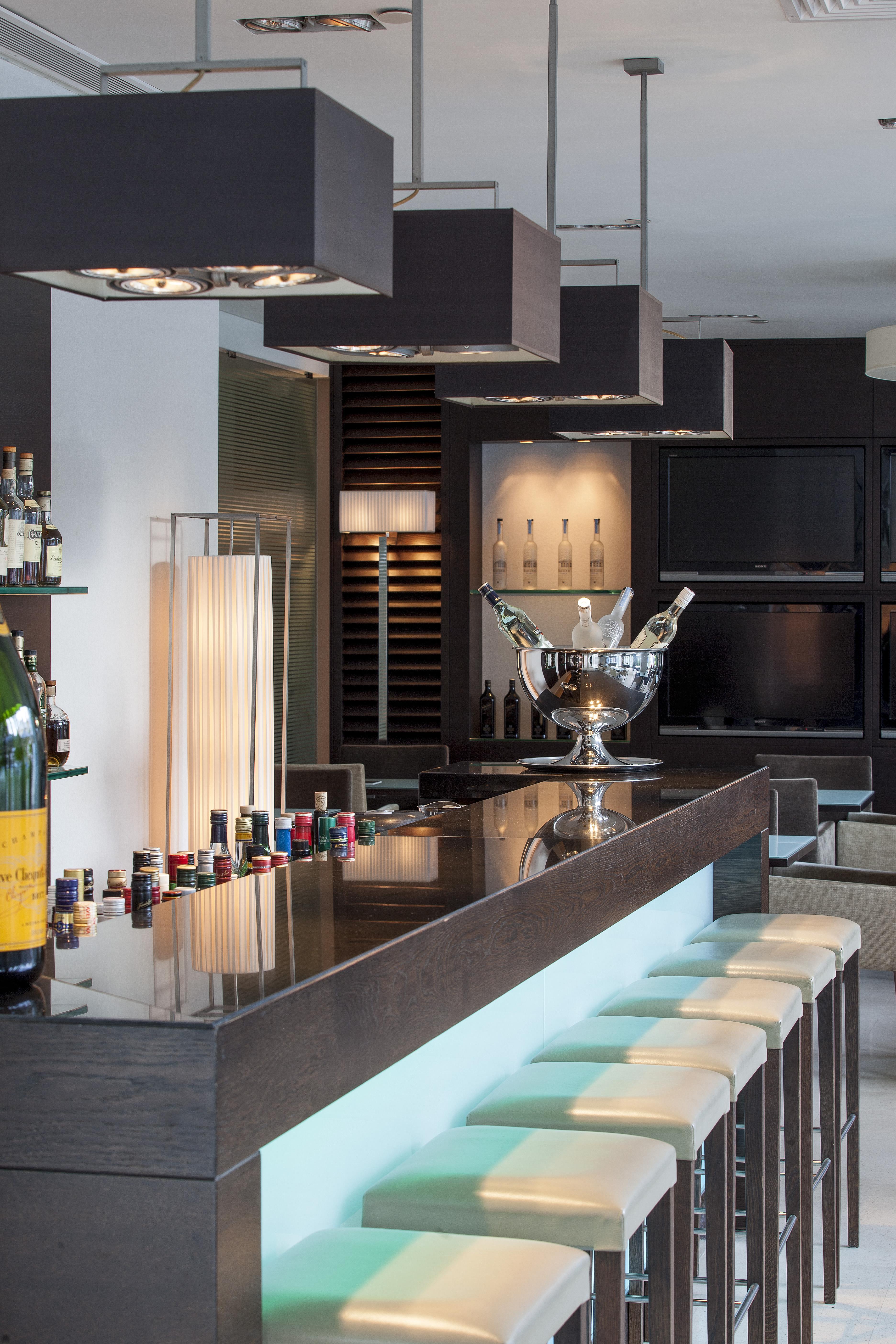 Galaxy Iraklio Hotel Extérieur photo The bar at the 10115 Jeffrey Miller House