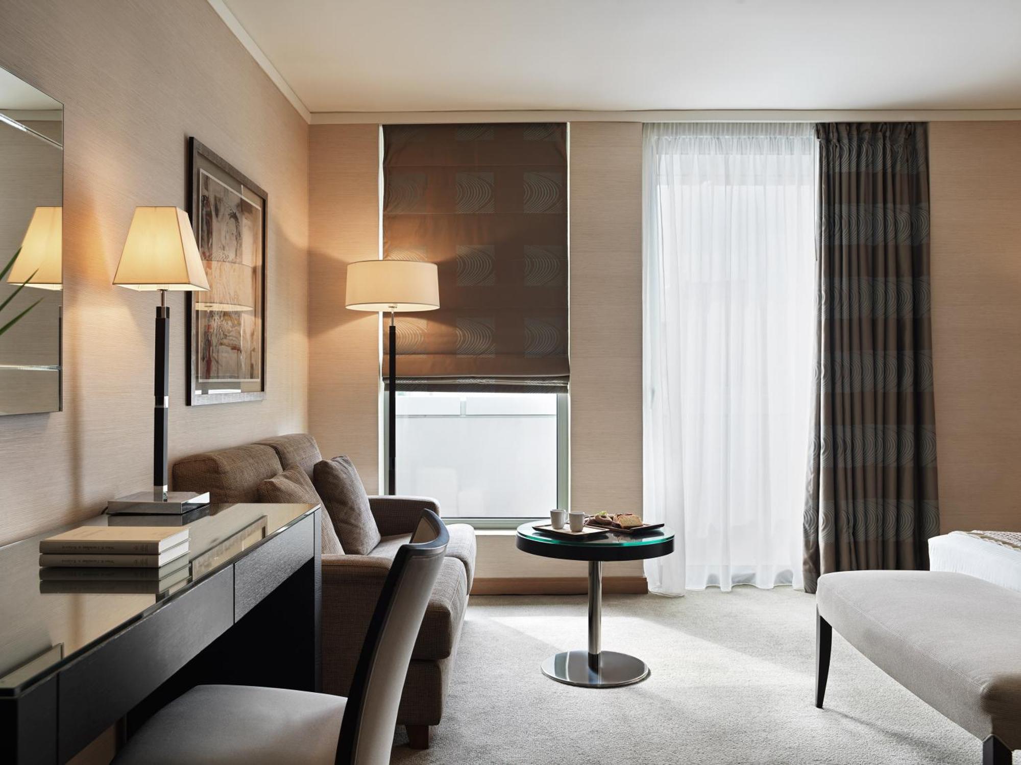 Galaxy Iraklio Hotel Chambre photo A room at the Mandarin Oriental, Paris